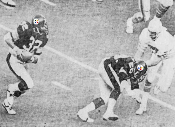 Pittsburgh Press photo of Rocky Bleier blocking for Franco Harris